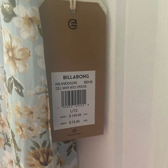 Billabong dress size L NEW WITH TAGS - Picture 2 of 4